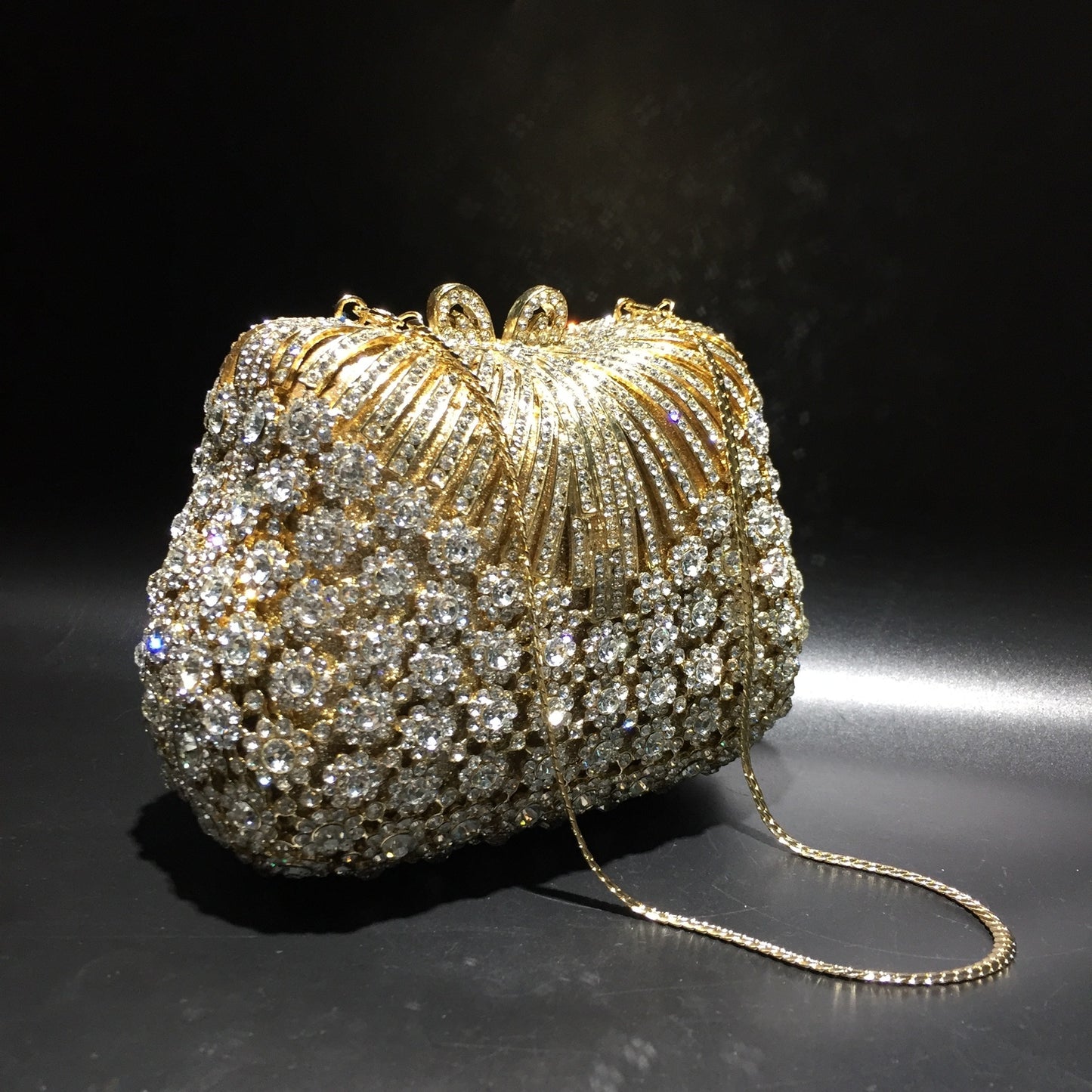 Women Gold Color Flower Rhinestones Clutch Bags Crystal Evening Purse Stones Metal Clutches Small Minaudiere Handbag Wedding Bag