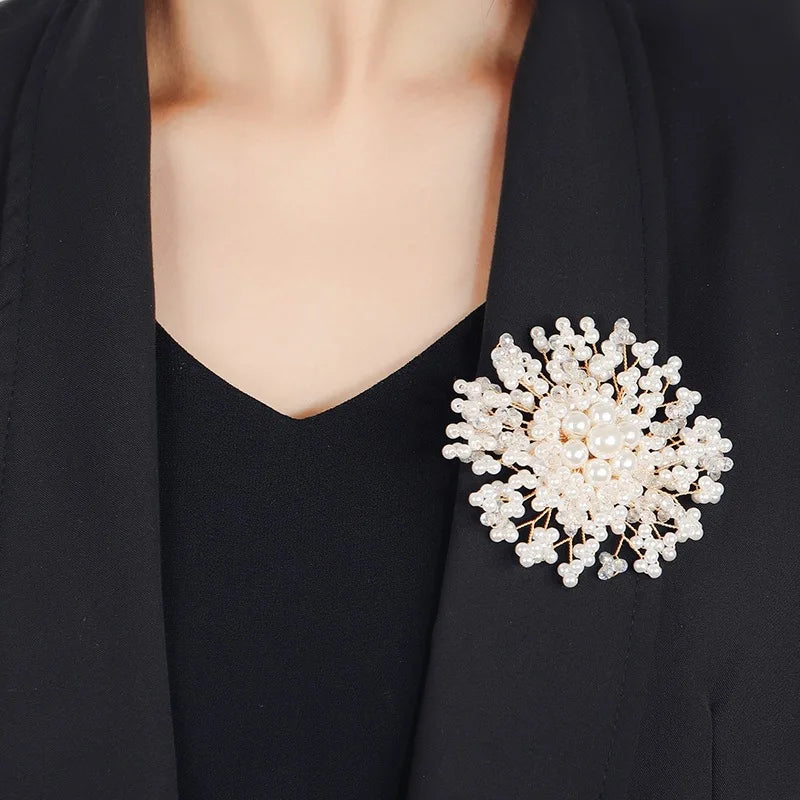 Luxury Pearl Brooches Pins Elegant Rhinestone Snowflakes Flower Accessories