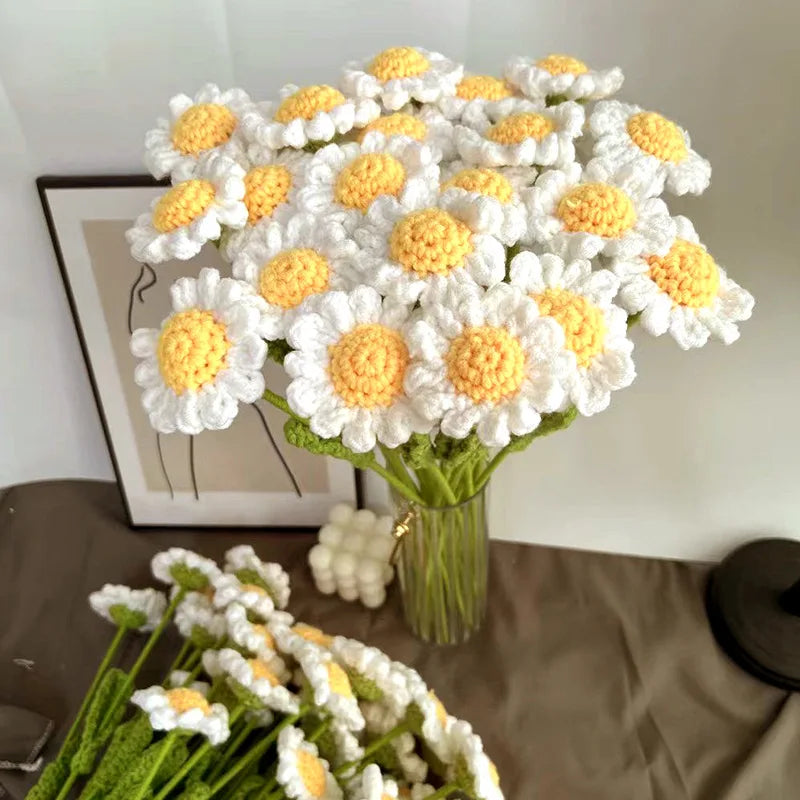 Finished Knitted Bouquet Artificial Flowers Hand Woven Daisy Flower Decorations Handmade Crochet Flower