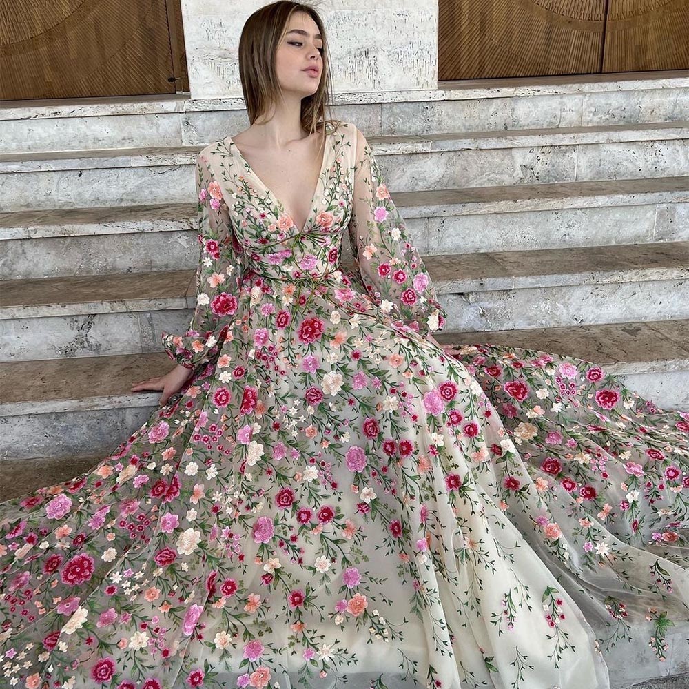 Elegant Floral Tulle Prom Dresses Long Sleeves V-Neck Lace Appliques A-Line Evening Gown Formal Party Dress