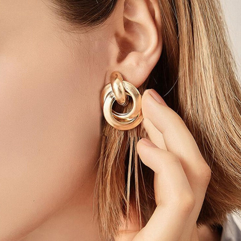 Twist Metal Stud Earrings for Women Hollow Geometric Statement Gold Color Earrings Personality Unusual Earrings Trend Brincos