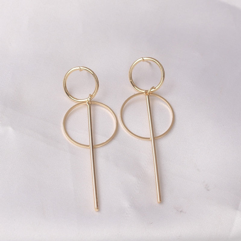 Twist Metal Stud Earrings for Women Hollow Geometric Statement Gold Color Earrings Personality Unusual Earrings Trend Brincos