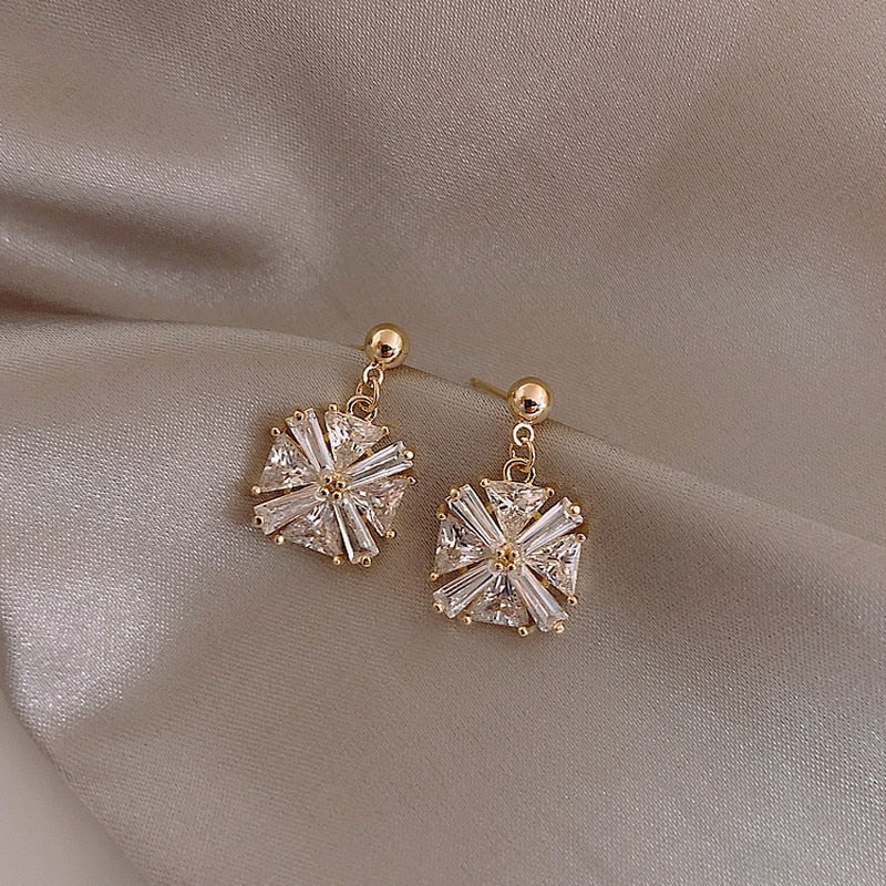 Luxury Crystal Zircon Stud Earrings Vintage Snowflakes Temperament Earrings