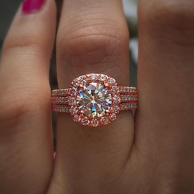 Trendy Women Rings with Brilliant Cubic Zirconia Luxury Engagement Rings